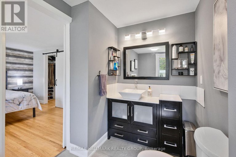 28552102/1430-royal-maple-drive/cumberland-ridge/ottawa/ontario/K4C1B5_19