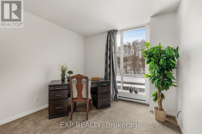 29231208/510-330-centrum-boulevard/bilberry-creekqueenswood-heights/ottawa/ontario/K1E3W2_13