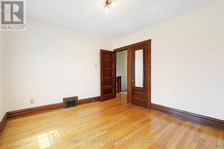 29645117/85-grove-avenue/old-ottawa-south/ottawa/ontario/K1S3A7_29