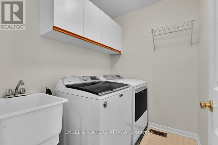 29360554/123-longshire-circle/longfields/ottawa/ontario/K2J4L1_25