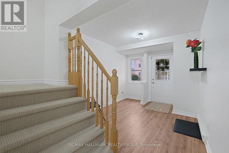 28631340/2325-blue-aster-street/half-moon-bay/ottawa/ontario/K2J0X5_7