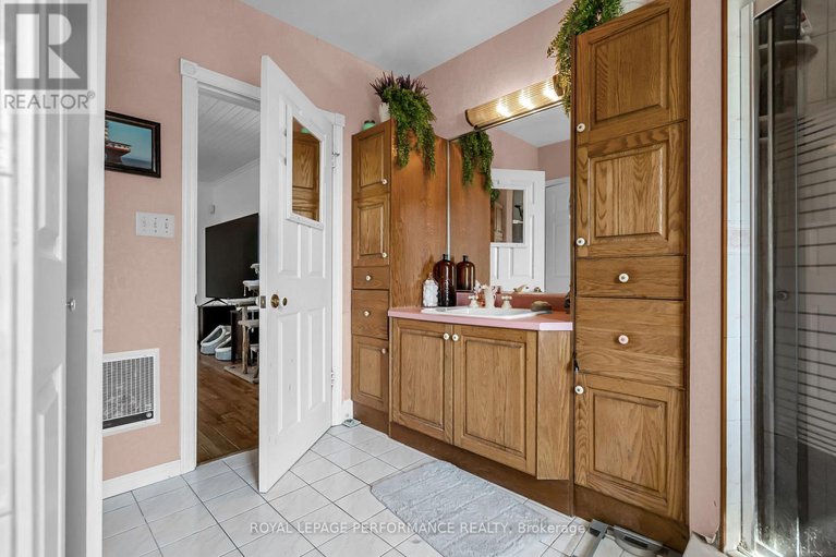 28622268/19943-county-18-road/south-glengarry-charlottenburgh-twp/south-glengarry/ontario/K0C2J0_22
