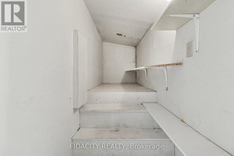 29448442/1933-connecticut-avenue/urbandale-acres/ottawa/ontario/K1H6Y3_44