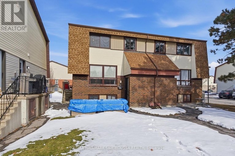 29571968/b-25-woodvale-green/craig-henrywoodvale/ottawa/ontario/K2G4H3_2