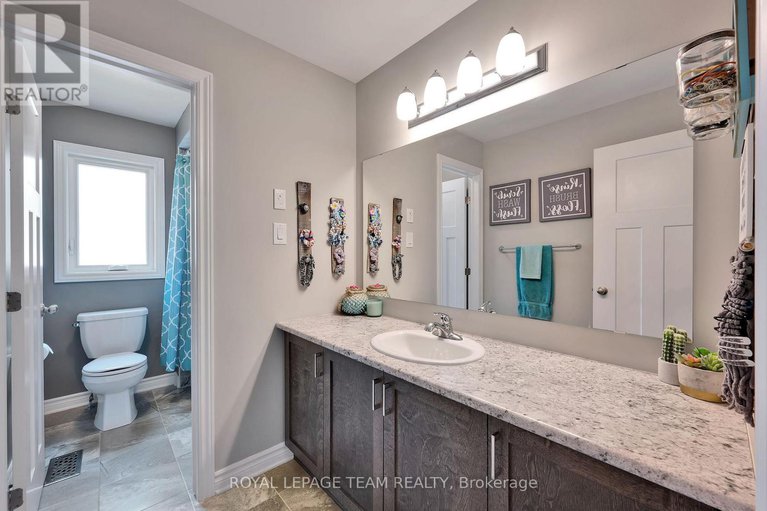 28591653/36-cento-way/stittsville-north/ottawa/ontario/K2S0W4_25