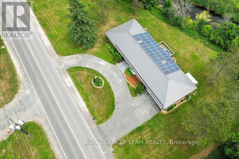 29224787/517-donald-b-munro-drive/carp/ottawa/ontario/K0A1L0_25