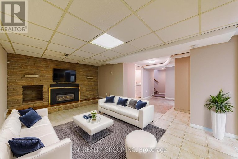 29578391/17-forest-park-avenue/city-viewskylinefisher-heightsparkwood-hills/ottawa/ontario/K2E5A2_33