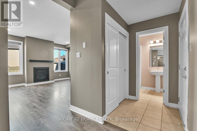 29583768/213-esturgeon-street/avalon-west/ottawa/ontario/K4A1G3_14