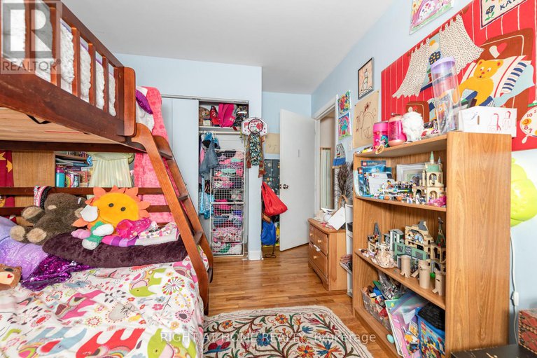 28537509/2421-iris-street/parkway-park/ottawa/ontario/K2C1C7_25