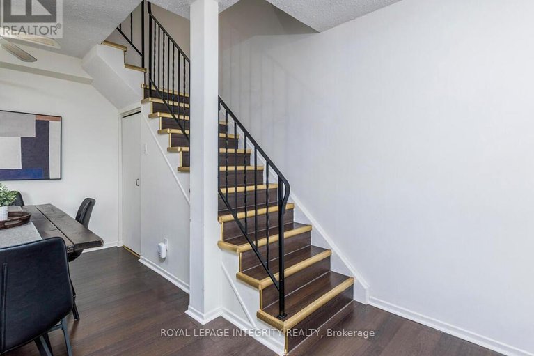 29466721/54-1316-greenbank-road/redwood-park/ottawa/ontario/K2H8X6_18