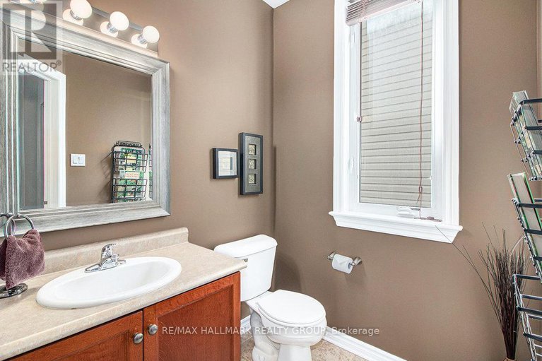28370521/280-trail-side-circle/springridgeeast-village/ottawa/ontario/K4A5B1_18