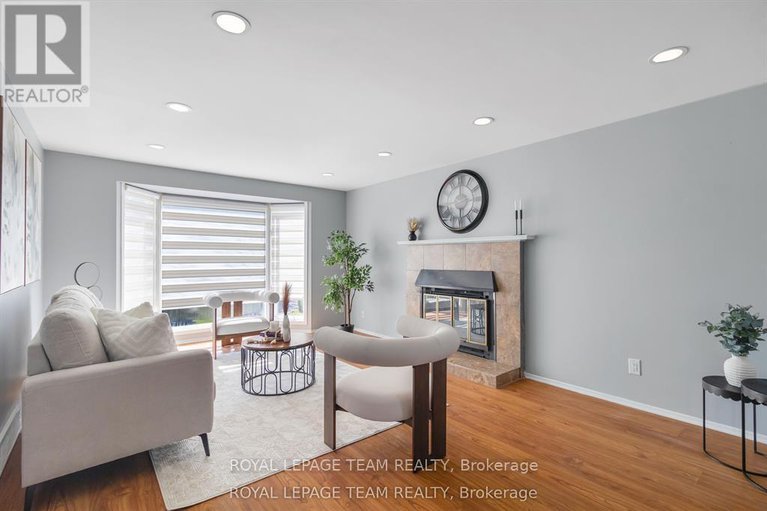 28982327/2-brookhaven-court/leslie-park/ottawa/ontario/K2H9E3_6