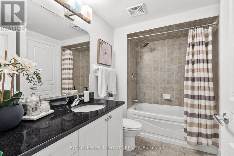 29160296/309-200-besserer-street-n/sandy-hill/ottawa/ontario/K1N0A7_29