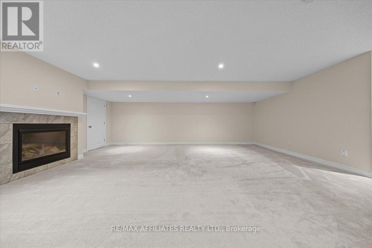28911964/342-melodie-street/mer-bleuebradley-estatesanderson-park/ottawa/ontario/K1W0H9_43