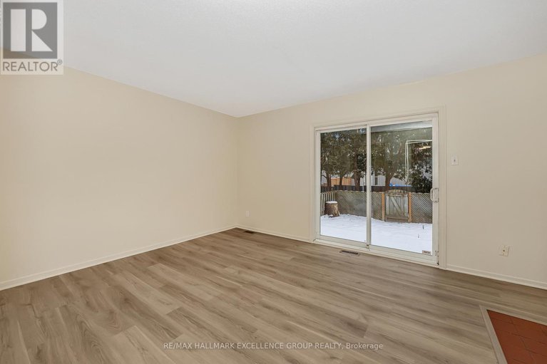 29167198/15-1968-fairglen-mews/blackburn-hamlet-south/ottawa/ontario/K1B5A5_7