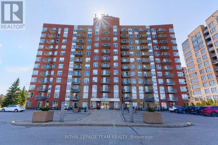 29651493/811-120-grant-carman-drive/mooneys-bayrevelstoke/ottawa/ontario/K2E1C8_2