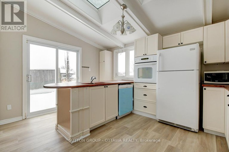 29142906/458-river-road/riverside-southgloucester-glen/ottawa/ontario/K1V1E7_18