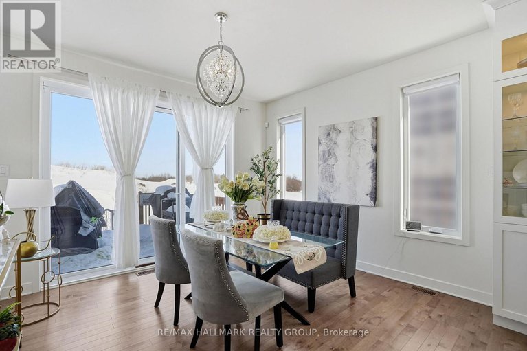 29400693/3-arber-street/vankleek-hill/champlain/ontario/K0B1R0_8