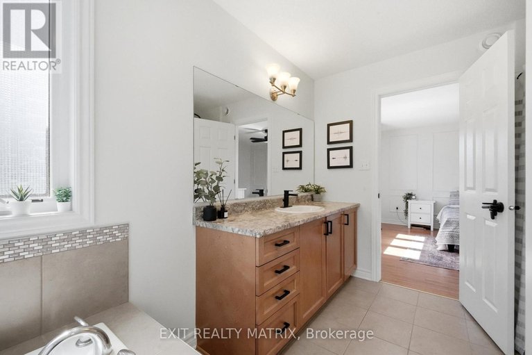 29681482/129-abbey-crescent/village-of-russell/russell/ontario/K4R1A1_17