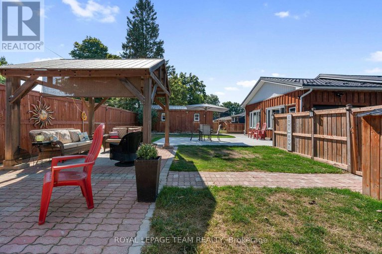 28831346/565-dufferin-street-w/winchester/north-dundas/ontario/K0C2K0_33