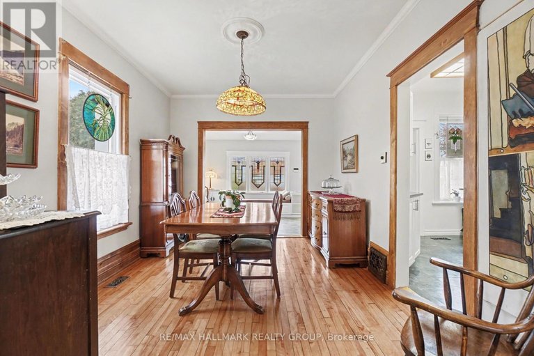 29621621/115-hamilton-avenue-n/ottawa-west/ottawa/ontario/K1Y1C1_7