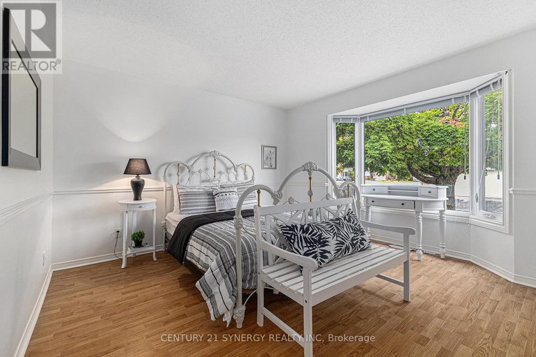 28641582/44-innesbrook-court/stittsville-central/ottawa/ontario/K2S1C7_20