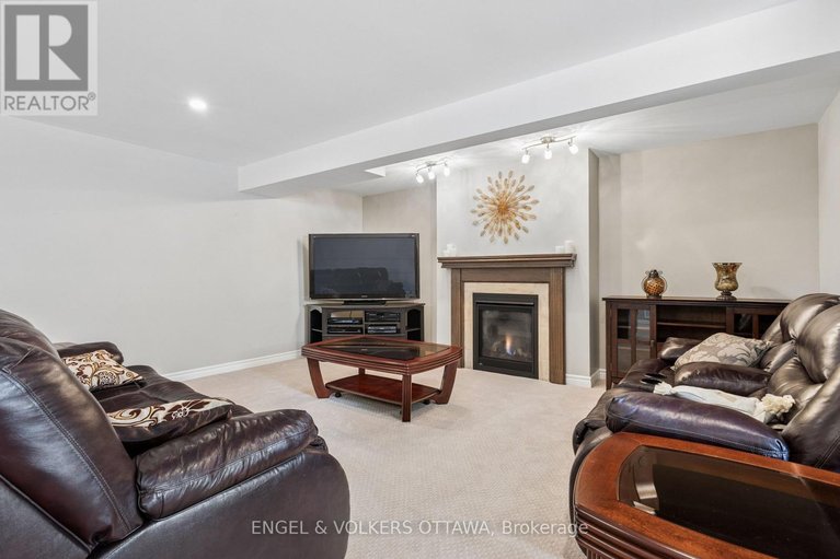 29492071/865-tewin-circle/camelot/ottawa/ontario/K4A1K1_33