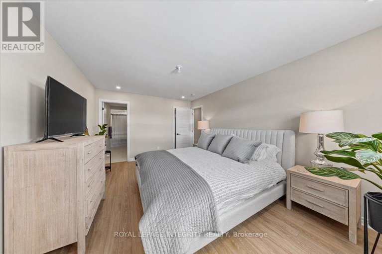 28608346/355-crossway-terrace/stittsville-north/ottawa/ontario/K2S2Z3_32