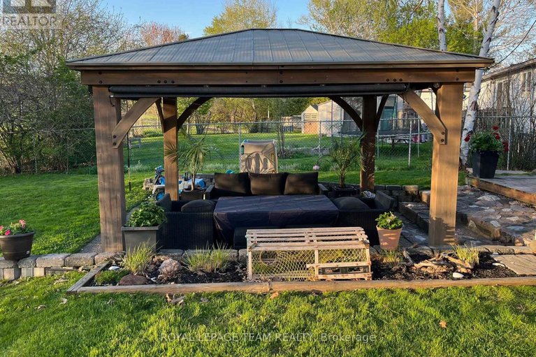 29556063/44-ballantrae-way/glencairnhazeldean/ottawa/ontario/K2L1N5_32