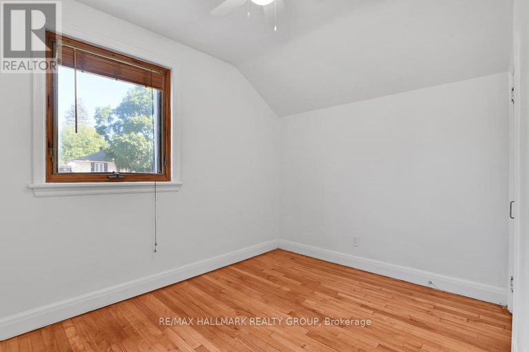 28631484/33-rockcliffe-way/lindenlea/ottawa/ontario/K1M1B3_31