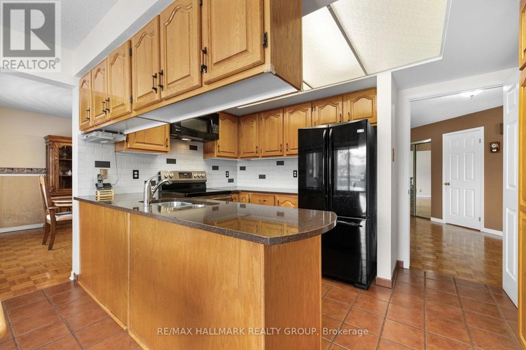 29328727/944-greenbriar-avenue/carleton-heights/ottawa/ontario/K2C3V7_9