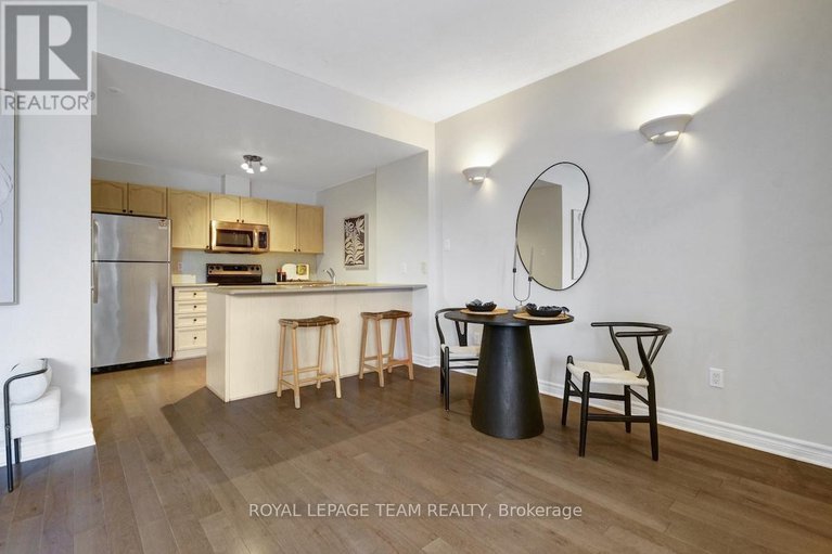28591913/c-221-crestway-drive/barrhaven-east/ottawa/ontario/K2G0A9_9