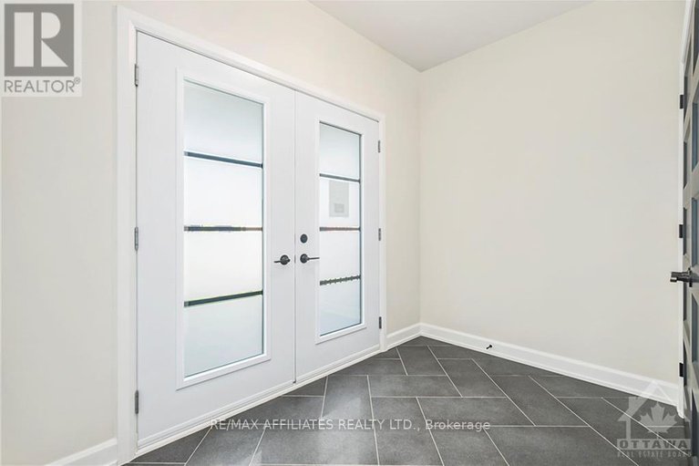 27477145/1035-chablis-crescent/faubourg-ste-marie-hamlet/embrun/ontario/K0A1W0_2