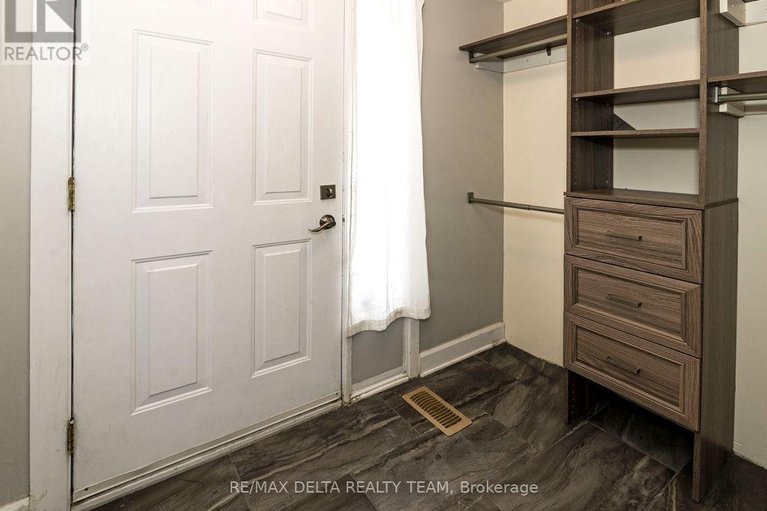 29179662/3024-fairlea-crescent/heron-gateindustrial-park/ottawa/ontario/K1V8T7_4