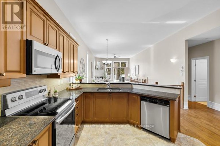 29577817/155-royal-landing-gate/north-grenville-twp-kemptville-south/north-grenville/ontario/K0G1J0_22