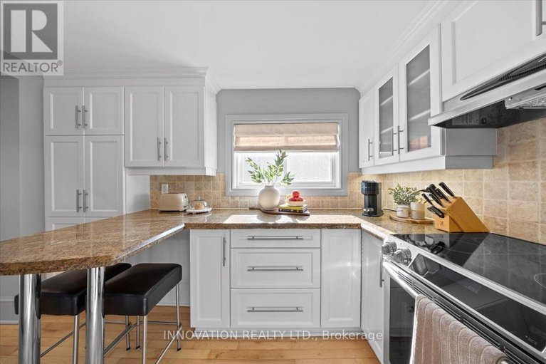 29473998/574-cole-avenue/mckellarhighland/ottawa/ontario/K2A2B5_18