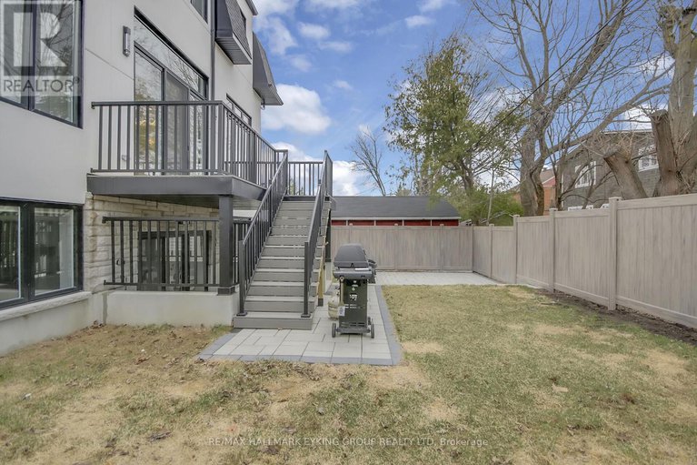 28550899/623-rowanwood-avenue/mckellarhighland/ottawa/ontario/K2A3E3_50