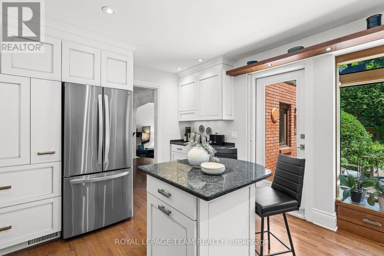 28653090/603-edison-avenue/mckellarhighland/ottawa/ontario/K2A1V6_17