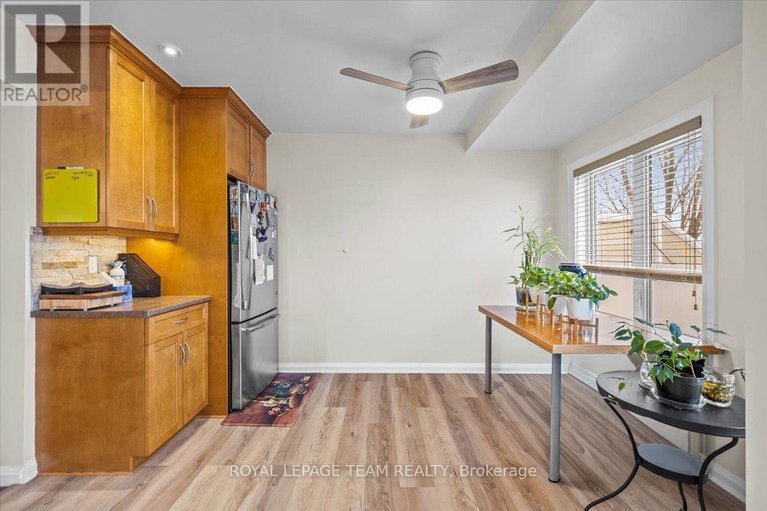 29462767/1137-chimney-hill-way/beacon-hill-south/ottawa/ontario/K1J8Z7_9