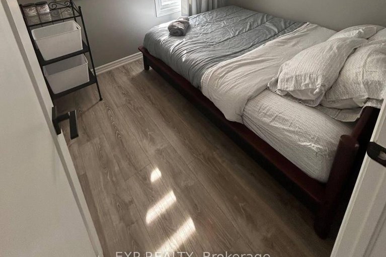 28943823/213-makadewa-private/cfb-rockcliffe-and-area/ottawa/ontario/K1K4Z8_8