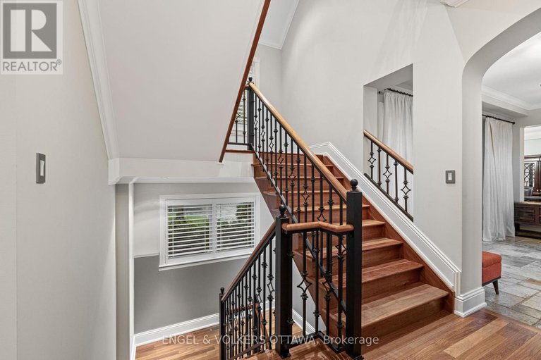 28965812/5800-queenscourt-crescent/manotick-east-to-manotick-station/ottawa/ontario/K4M1K3_29