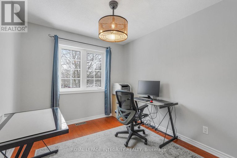 29378274/1033-markwick-crescent/notting-hillsummerside/ottawa/ontario/K4A4X5_22