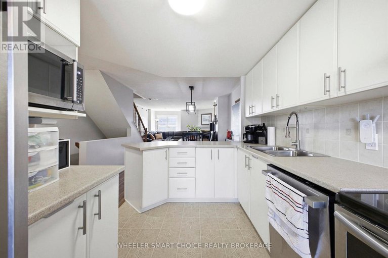 29436977/11-432-hillsboro-private/emerald-meadowstrailwest/ottawa/ontario/K2M3A8_7