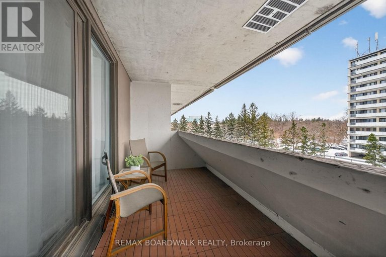 29509704/704-1785-frobisher-lane/riverview-park/ottawa/ontario/K1G3T7_16