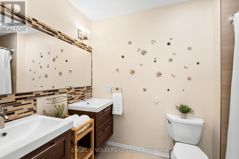 28857390/1841-lorraine-avenue/urbandale-acres/ottawa/ontario/K1H6Z7_24