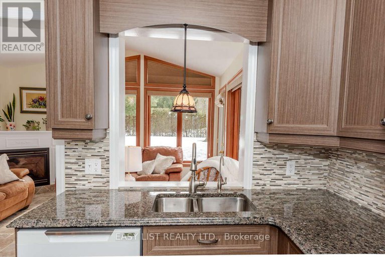 29370405/704-pattee-road/champlain-twp/champlain/ontario/K6A2R2_19