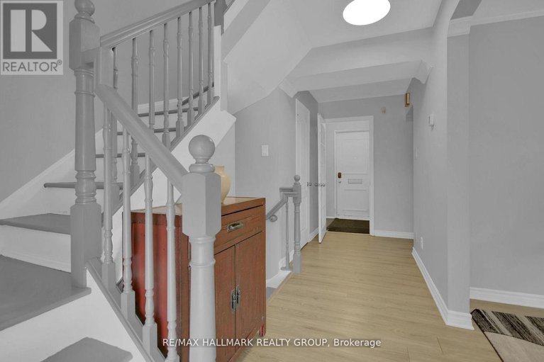 29220423/1-1821-walkley-road/urbandale-acres/ottawa/ontario/K1H6X9_5