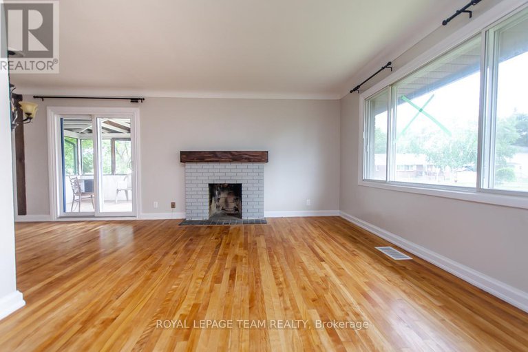 28514430/16-brook-lane/meadowlandscrestview/ottawa/ontario/K2G1R9_7