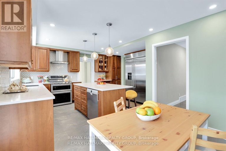 29424292/1712-playfair-drive/playfair-park/ottawa/ontario/K1H5S6_13