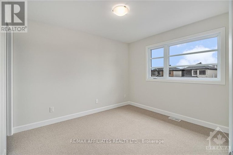 26368062/1208-montblanc-crescent/embrun/russell/ontario/K0A1W1_12